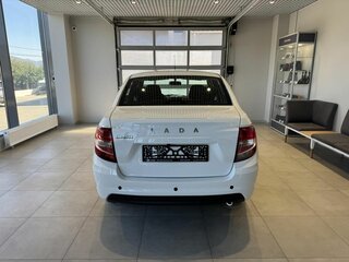 2026 Lada (ВАЗ) Granta I Рестайлинг, белый, 1246031 рублей, вид 4