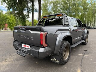 2024 Toyota Tundra Crew Max CrewMax III, серый, 14500000 рублей, вид 2