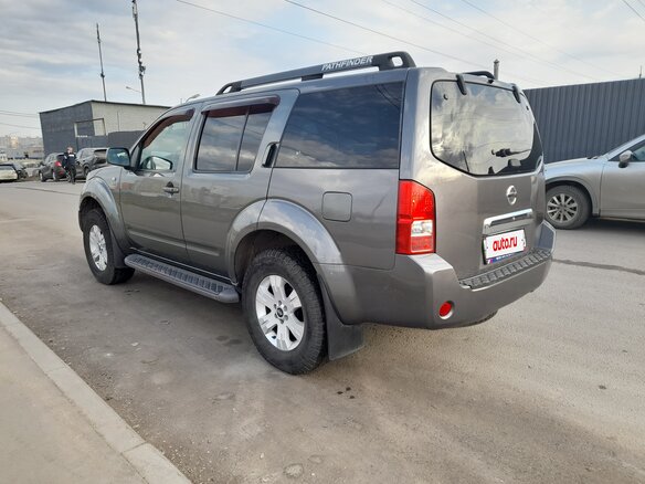 2006 Nissan Pathfinder III, серый, 1100000 рублей - вид 3