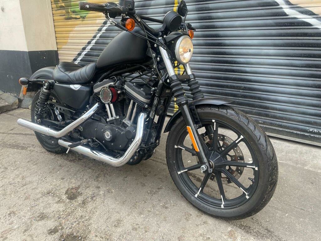 Harley-Davidson Sportster 883