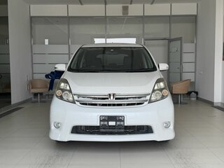 2010 Toyota ISis I Рестайлинг, белый, 960000 рублей, вид 2