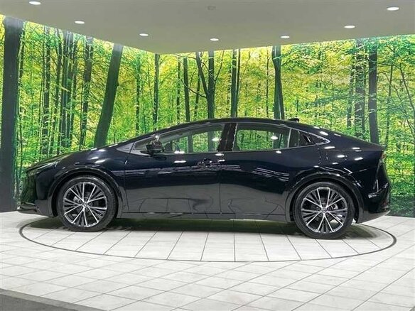 2025 Toyota Prius V (XW60), чёрный, 3670000 рублей - вид 7