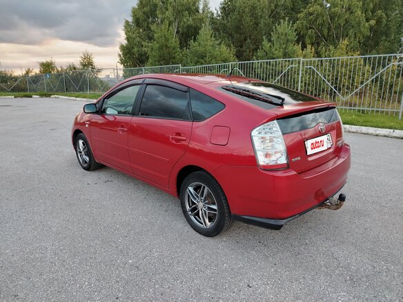 2009 Toyota Prius II Рестайлинг (XW20), красный, 920000 рублей - вид 4