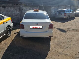 2018 Volkswagen Polo V Рестайлинг, белый, 487000 рублей, вид 3