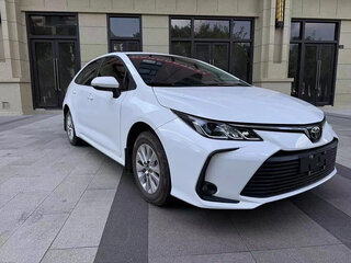 2021 Toyota Corolla XII (E210), белый, 1580000 рублей, вид 1
