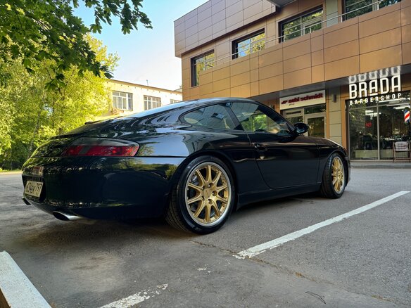 2001 Porsche 911 Carrera 4 V (996) Рестайлинг, чёрный, 3000001 рублей - вид 4