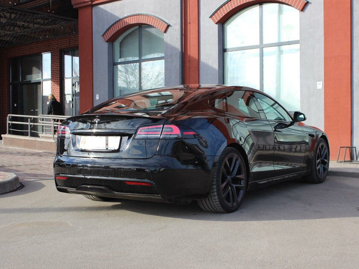 Tesla представила прощальную серию Model S и Model X Signature Edition