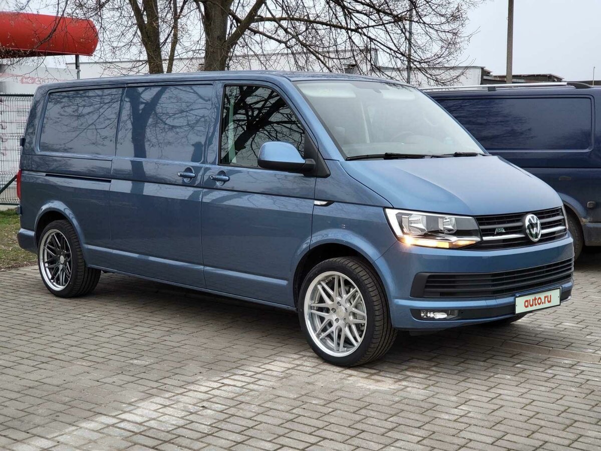 Купить б/у Volkswagen Transporter T6 2.0d AMT (180 л.с.) дизель робот в  Минске: синий Фольксваген Транспортер T6 фургон 2019 года по цене 3 400 000  рублей на Авто.ру