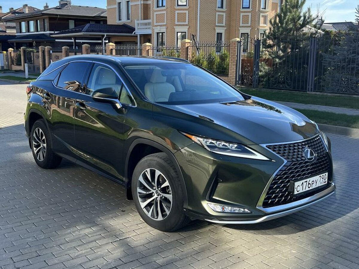 Купить б/у Lexus RX IV Рестайлинг 300 2.0 AT (238 л.с.) 4WD бензин ...