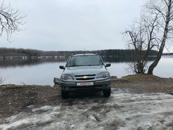 Купить б/у Chevrolet Niva I Рестайлинг 1.7 MT (80 л.с.) 4WD бензин ...