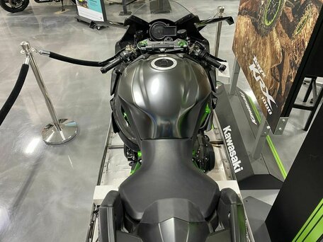 Kawasaki Ninja H2R 6 2022 ID 1121629912