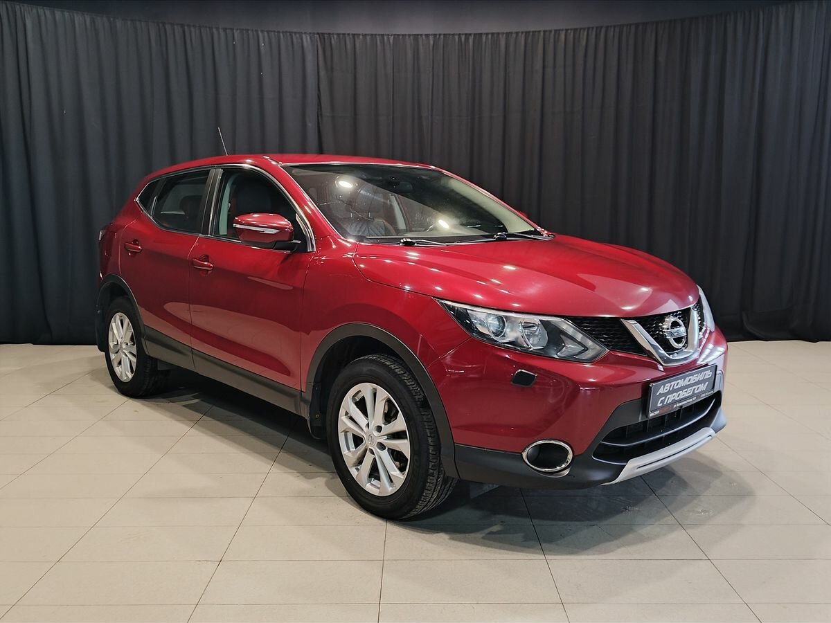 Nissan Qashqai красный 2014