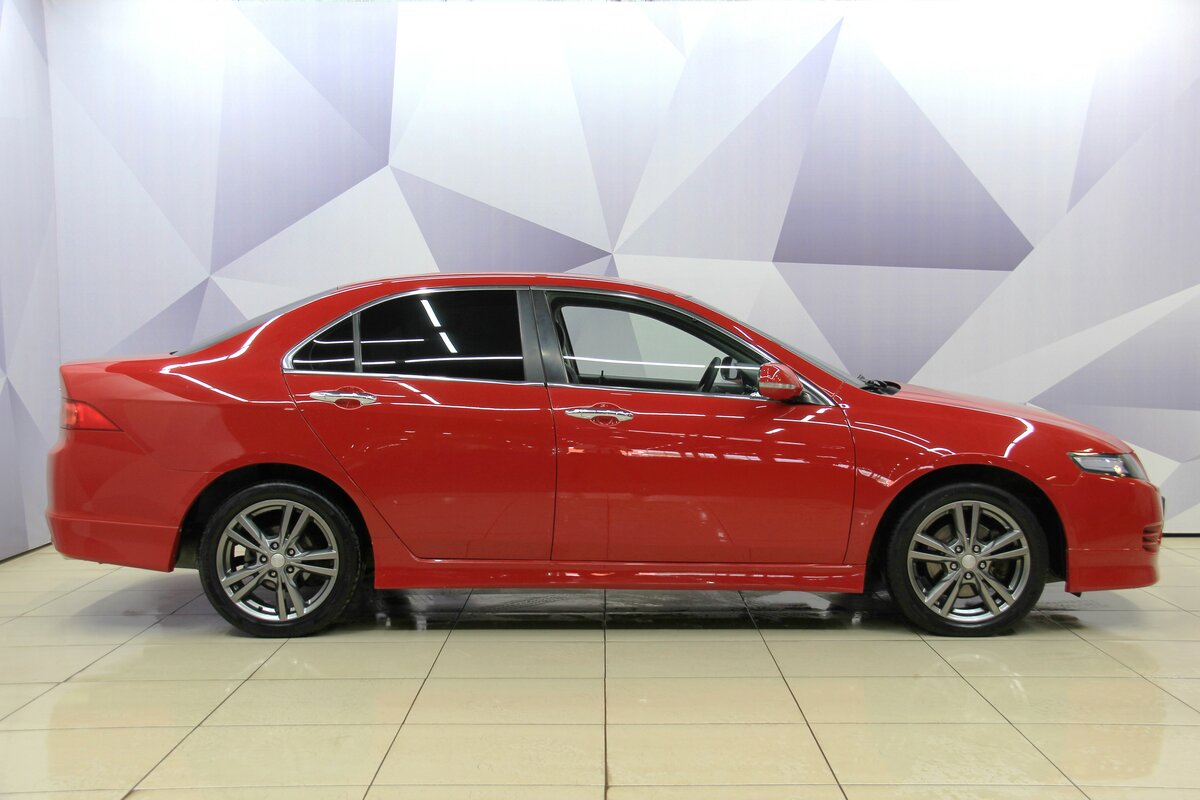 Купить б/у Honda Accord VII Рестайлинг 2.4 MT (190 л.с.) бензин