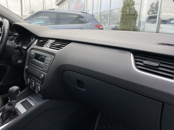 2013 Skoda Octavia III (A7), серебристый - вид 12
