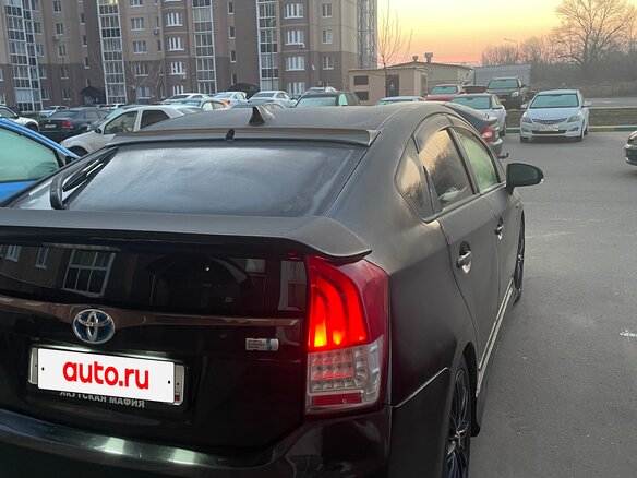 2010 Toyota Prius III (XW30), чёрный, 1010000 рублей - вид 4