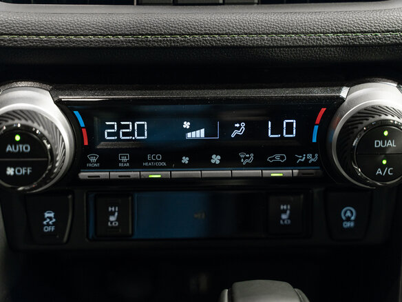 2025 Toyota RAV4 V (XA50), чёрный - вид 26