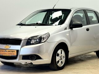 2011 Chevrolet Aveo I Рестайлинг, серебристый, 360000 рублей, вид 1