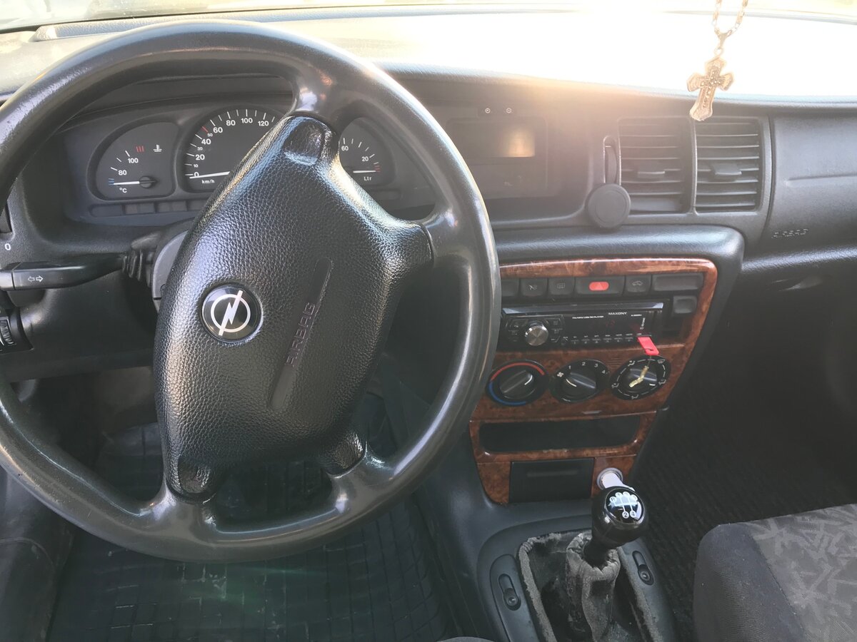 Opel Vectra b 1997 1 6