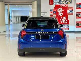 2024 Mini Hatch Cooper Electric E IV (F65/F66/J01), синий, 2790000 рублей, вид 4