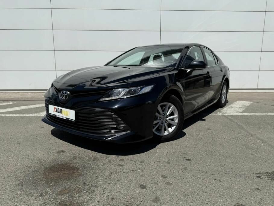 Toyota Camry VIII (XV70)