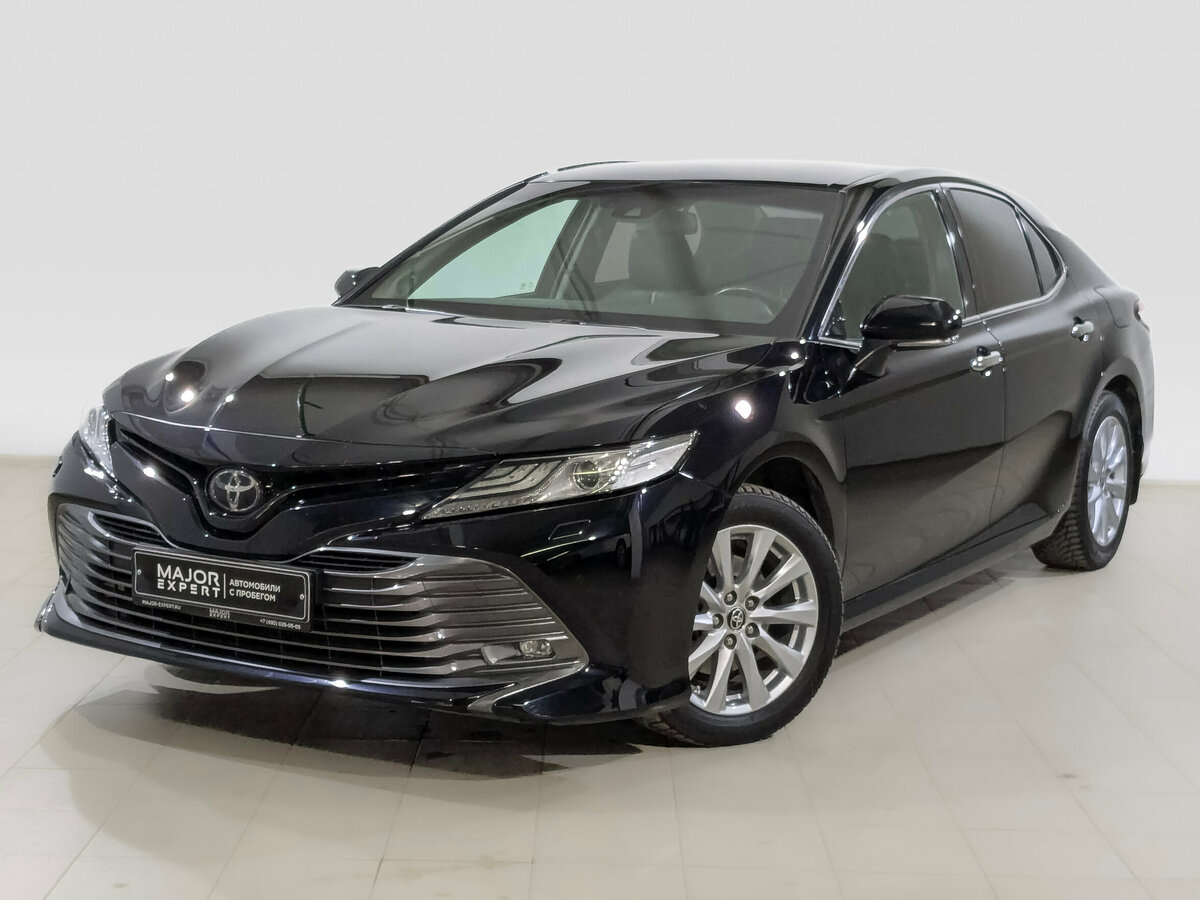 Toyota Camry VIII (XV70)
