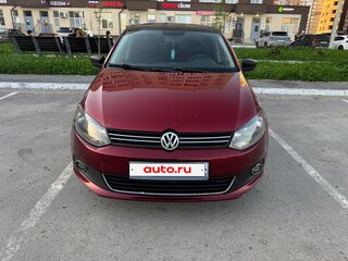 2015 Volkswagen Polo V, красный, 330000 рублей, вид 1