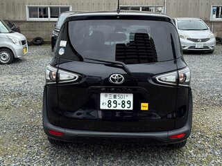 2022 Toyota Sienta II Рестайлинг, чёрный, 950000 рублей, вид 4