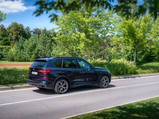 2022 BMW X5 30d IV (G05/G18), чёрный, 8499999 рублей, вид 3