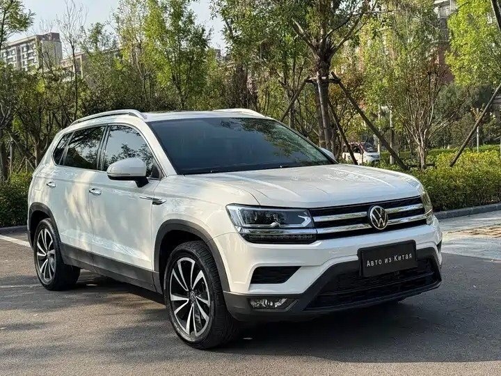Volkswagen Tharu I