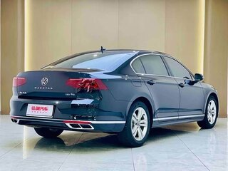 2022 Volkswagen Magotan B8 Рестайлинг, чёрный, 1530000 рублей, вид 4