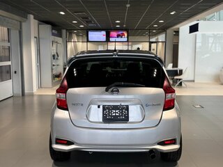 2017 Nissan Note e-Power II Рестайлинг, серый, 975000 рублей, вид 4