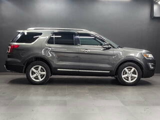 2017 Ford Explorer V Рестайлинг, серый, 2895000 рублей, вид 4