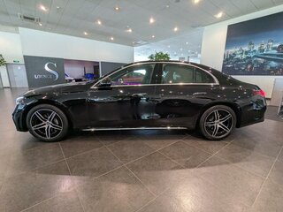 2025 Mercedes-Benz E-Класс 300 VI (W214, S214), чёрный, 8800000 рублей, вид 3
