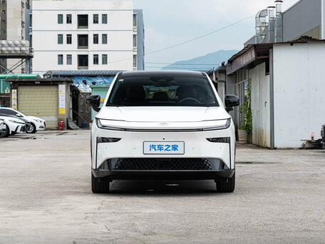 2026 Toyota bZ3X 58.3 kWh, белый, 2349000 рублей, вид 2