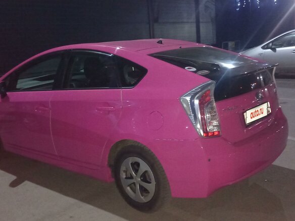2014 Toyota Prius III Рестайлинг (XW30), розовый, 1250000 рублей - вид 10