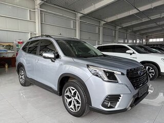 2022 Subaru Forester V Рестайлинг, серебристый, 2790000 рублей, вид 3