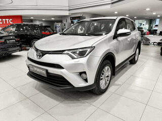 Toyota RAV4 IV (XA40) Рестайлинг