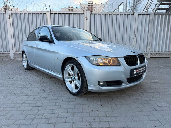 2011 BMW 3 серии 318i V (E90/E91/E92/E93) Рестайлинг, серебристый, 1045000 рублей - вид 2