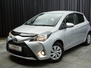 2018 Toyota Vitz III (XP130) Рестайлинг 2, серебристый, 877000 рублей, вид 1