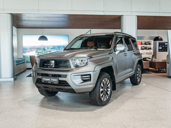 2025 Tank 700, серый, 10699000 рублей