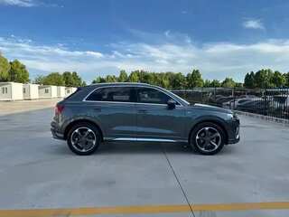 2022 Audi Q3 35 TFSI II (F3), серый, 2325000 рублей, вид 4