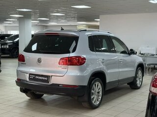2012 Volkswagen Tiguan I Рестайлинг, серебристый, 895000 рублей, вид 4