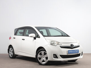 2013 Toyota Ractis II, белый, 1099000 рублей, вид 1