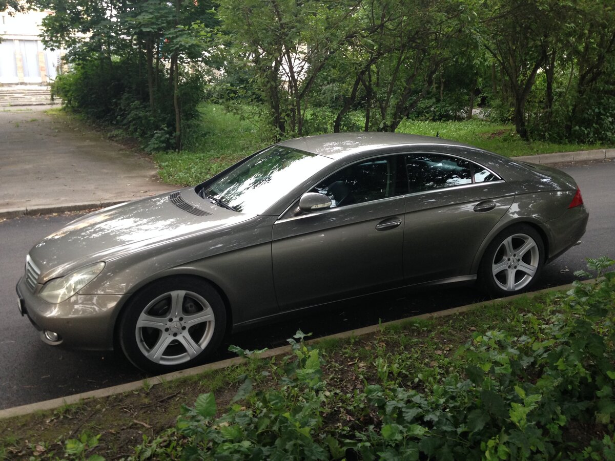 Разбитый Мерседес CLS 2005
