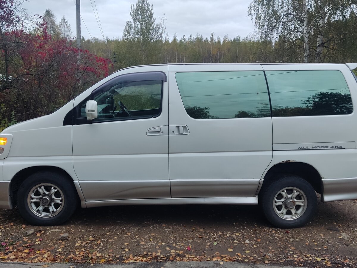 Nissan Elgrand Сѓ 50