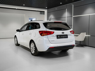 2016 Kia Ceed II Рестайлинг, белый, 1345000 рублей, вид 4