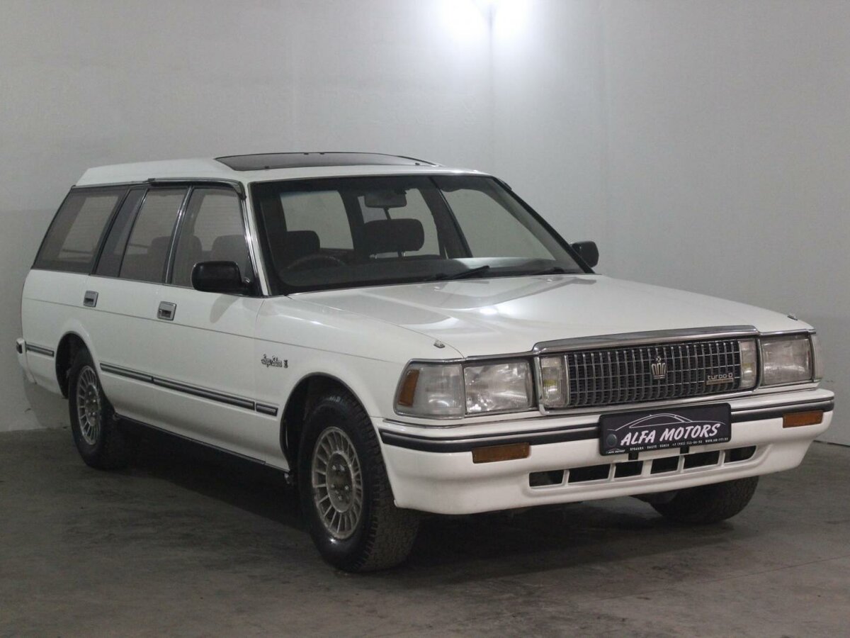 Toyota Crown универсал