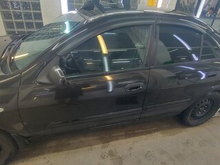 2005 Nissan Almera II (N16) Рестайлинг, чёрный, 350000 рублей, вид 4