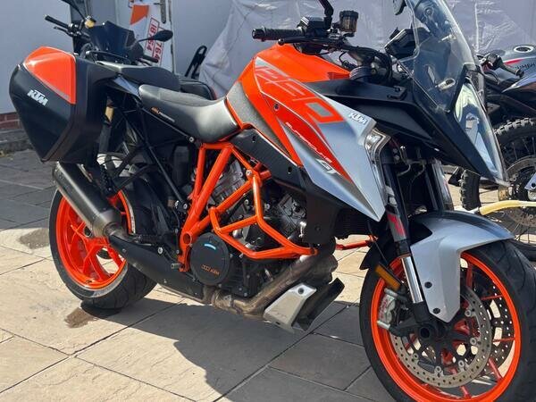 KTM 1290 Super Duke GT