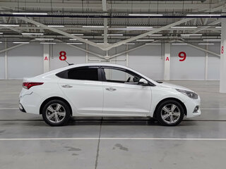 2019 Hyundai Solaris II, белый, 1110000 рублей, вид 4